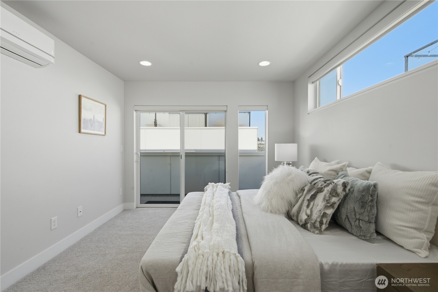 2214 Franklin Ave E Unit: B