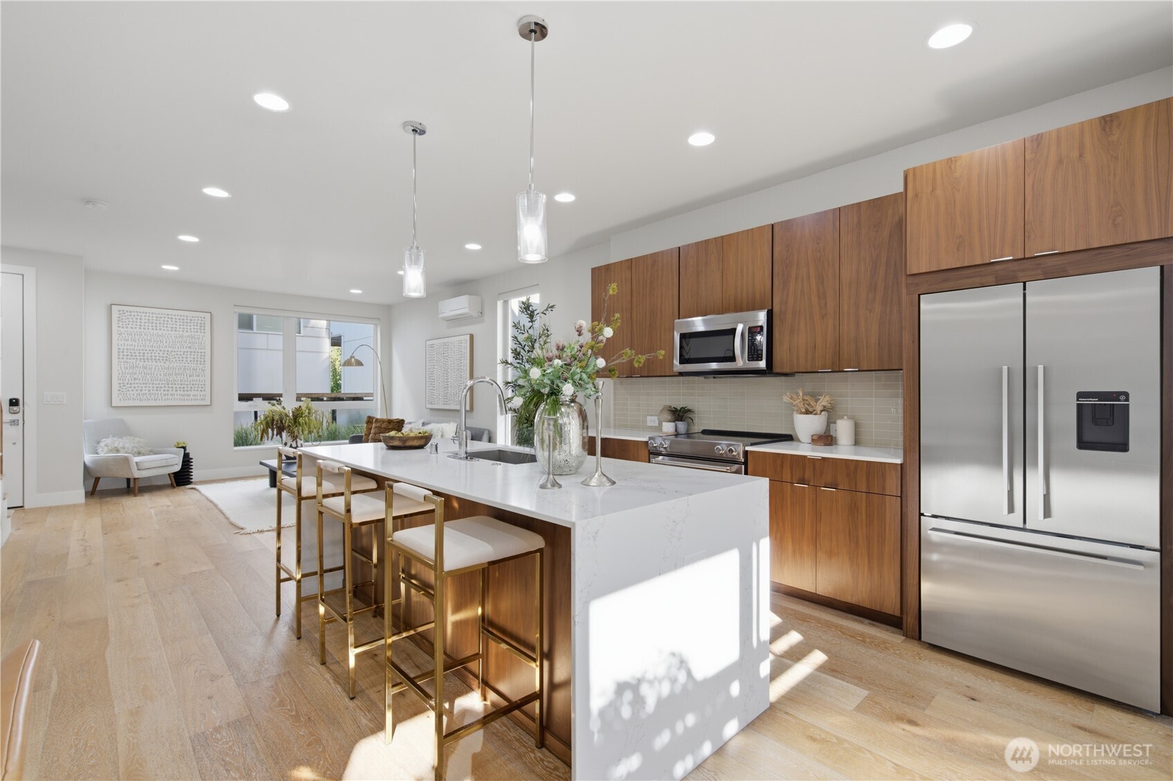 2214 Franklin Ave E Unit: B
