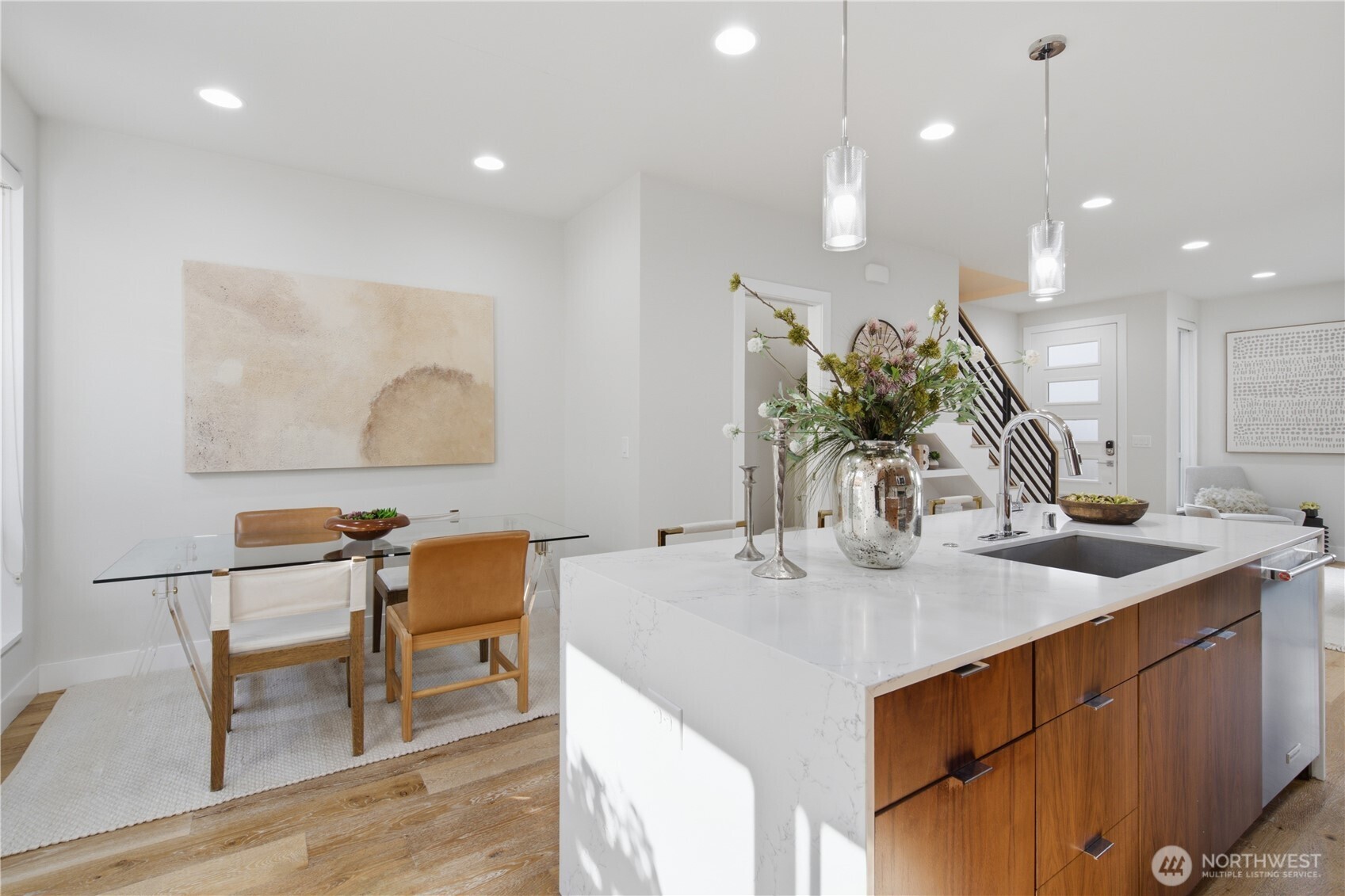 2214 Franklin Ave E Unit: B
