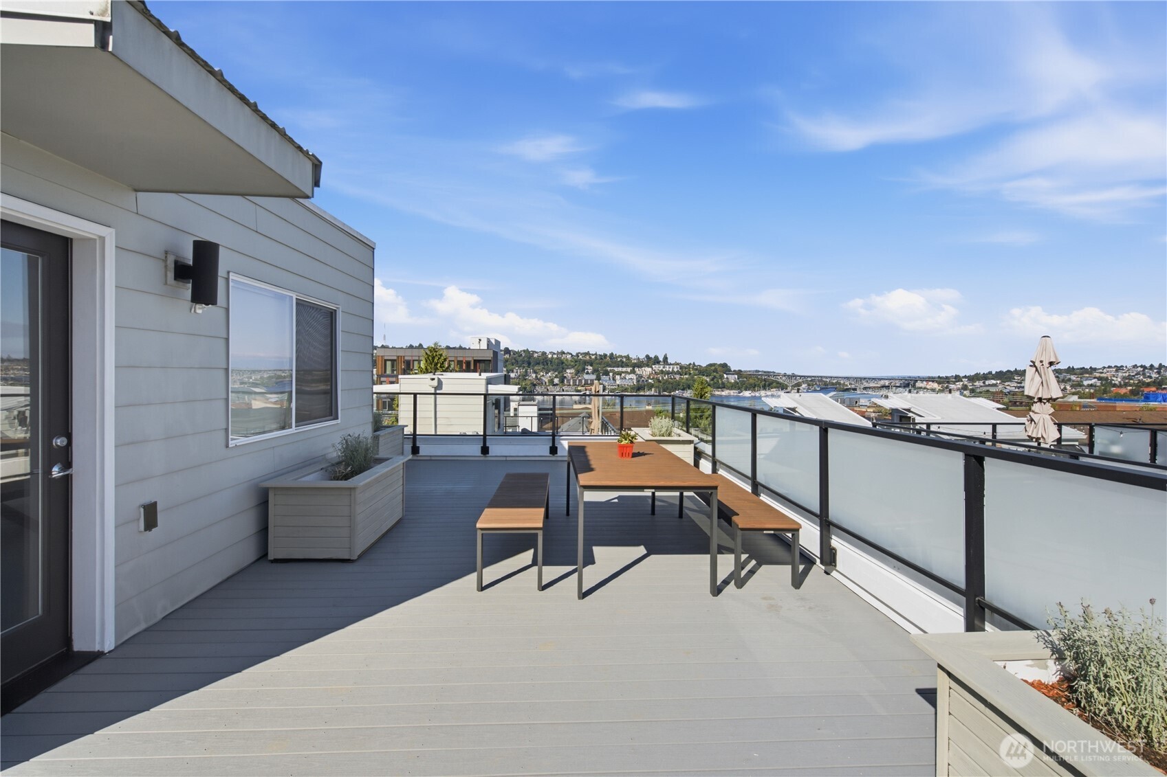 2214 Franklin Ave E Unit: B