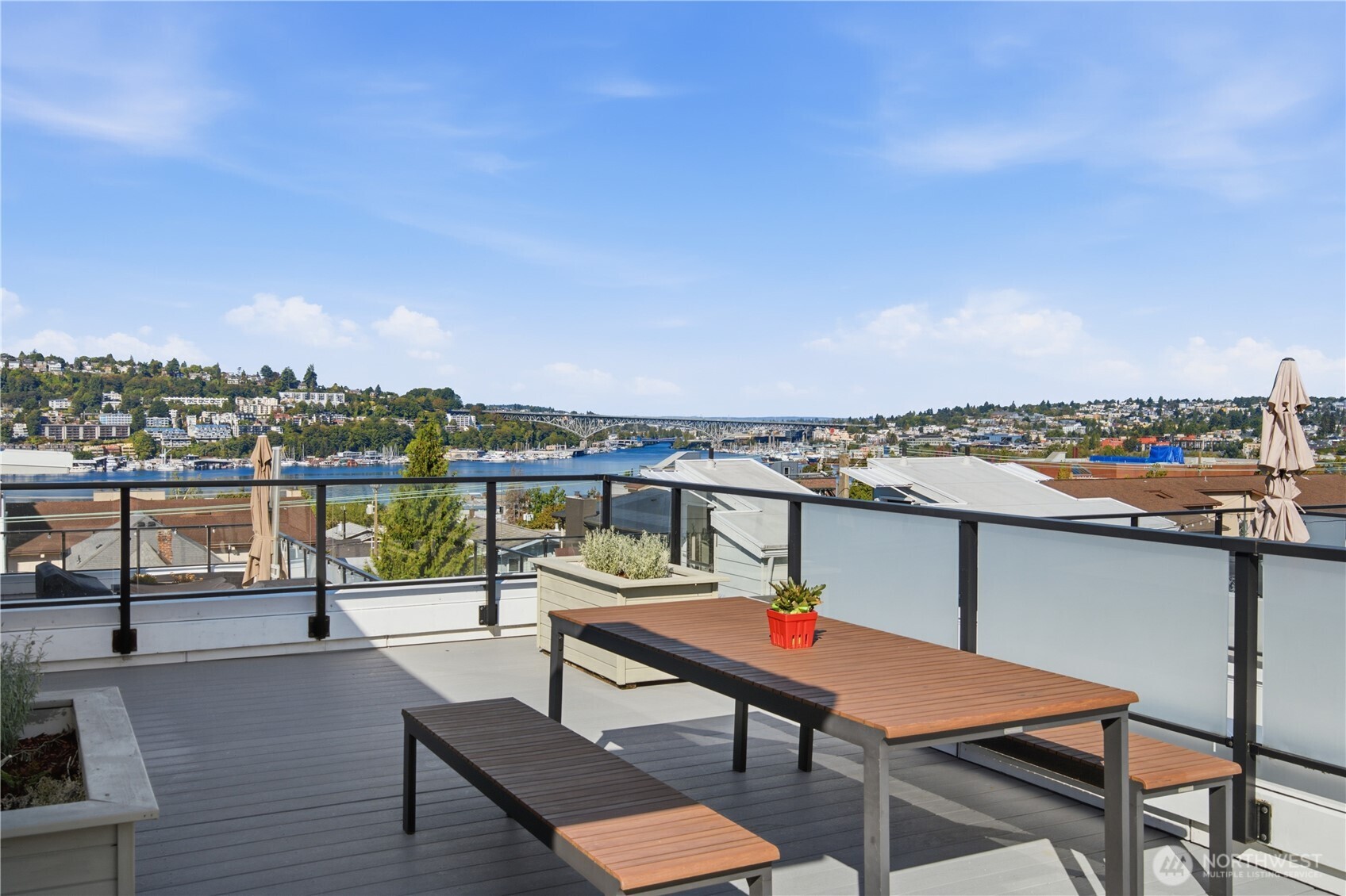 2214 Franklin Ave E Unit: B