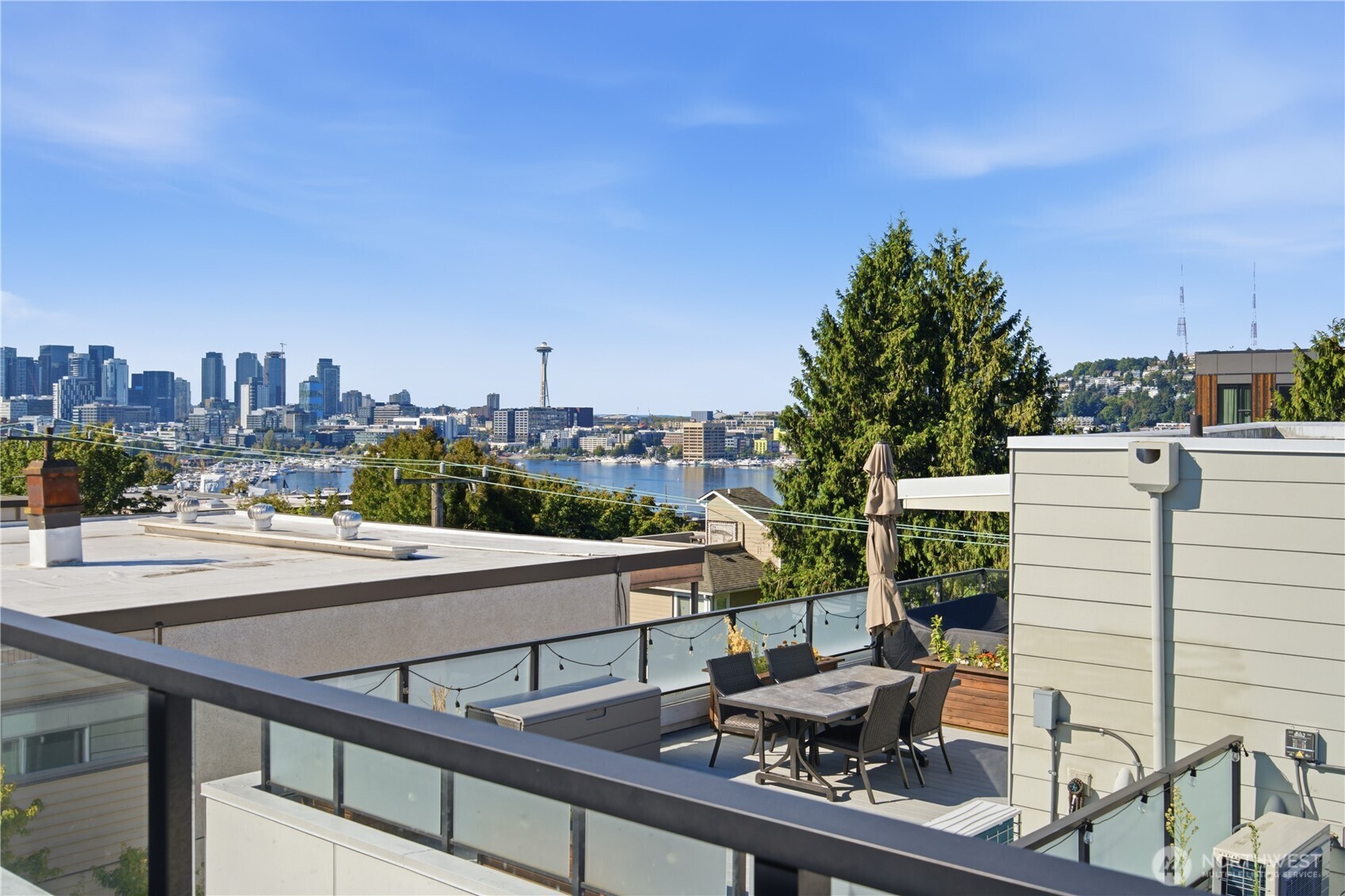 2214 Franklin Ave E Unit: B