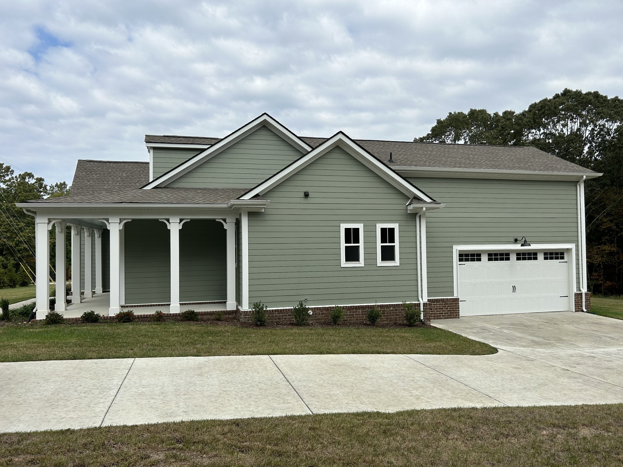 7211 Lake Road