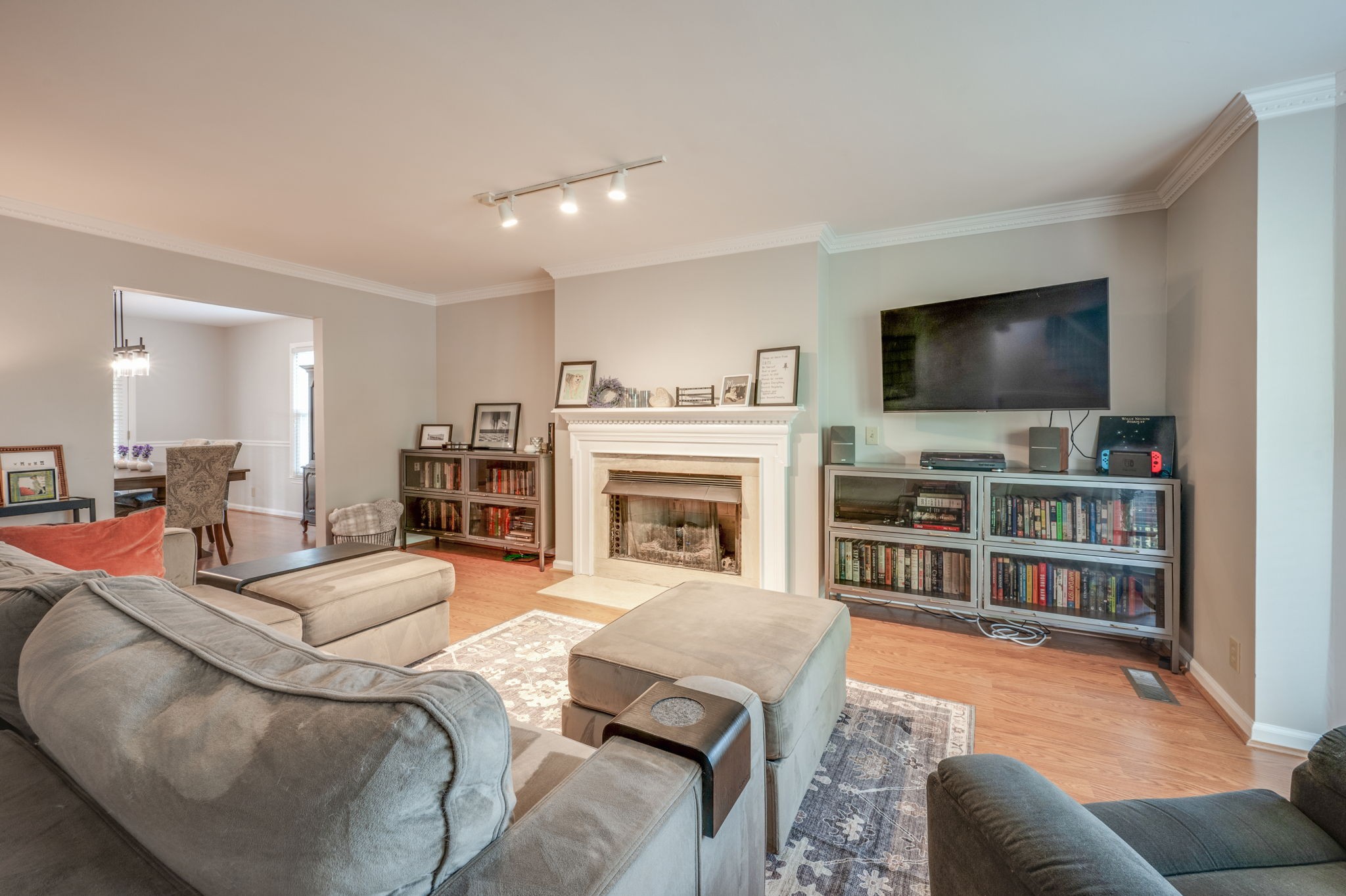 406 N Cameron Ct