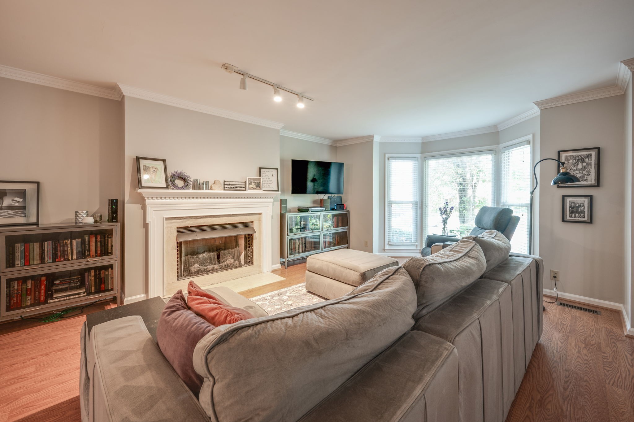 406 N Cameron Ct