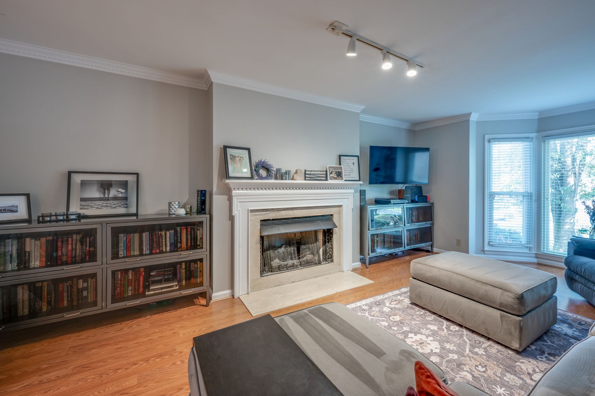406 N Cameron Ct