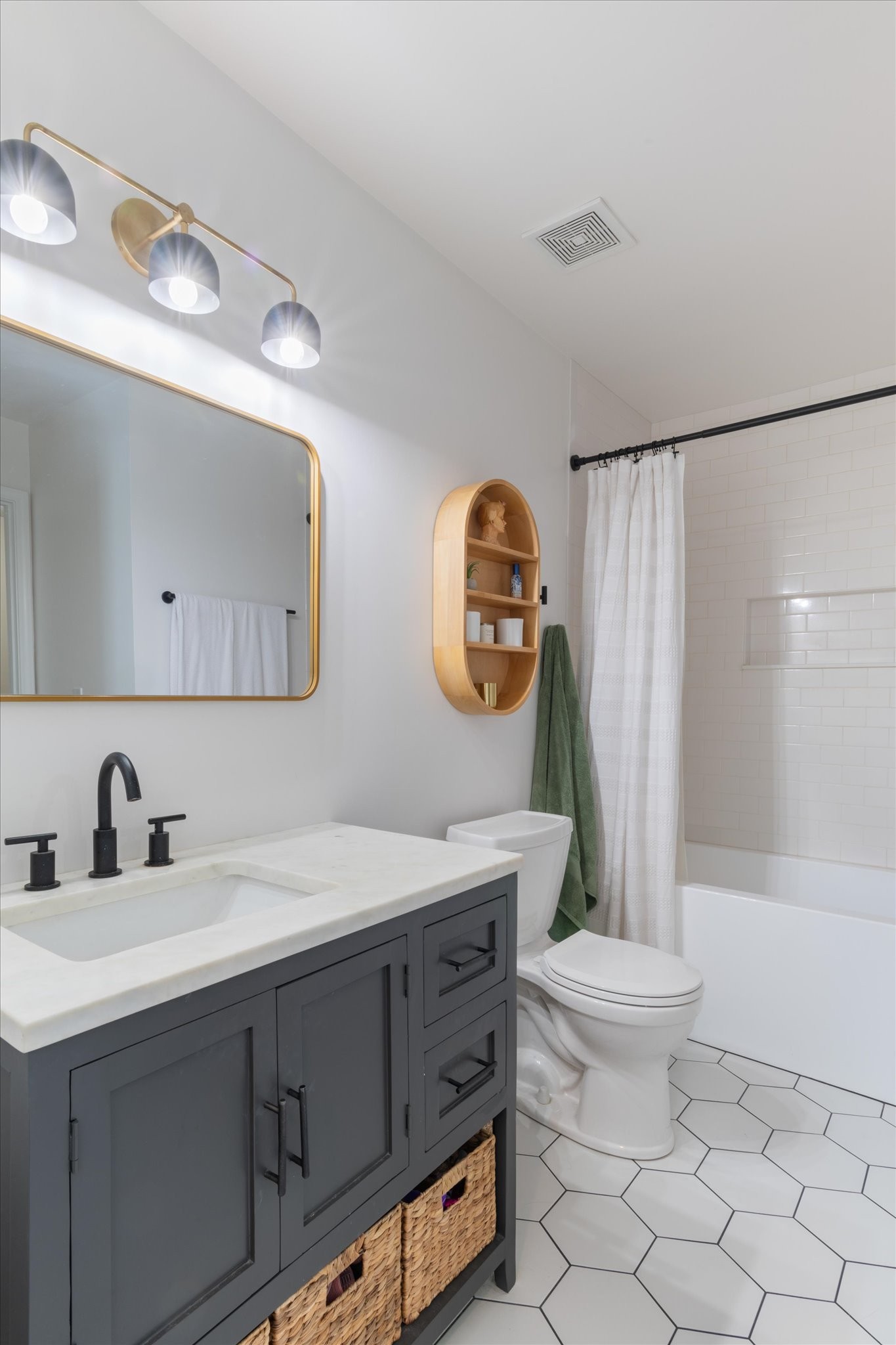3535 Bell Rd, S Unit: 606