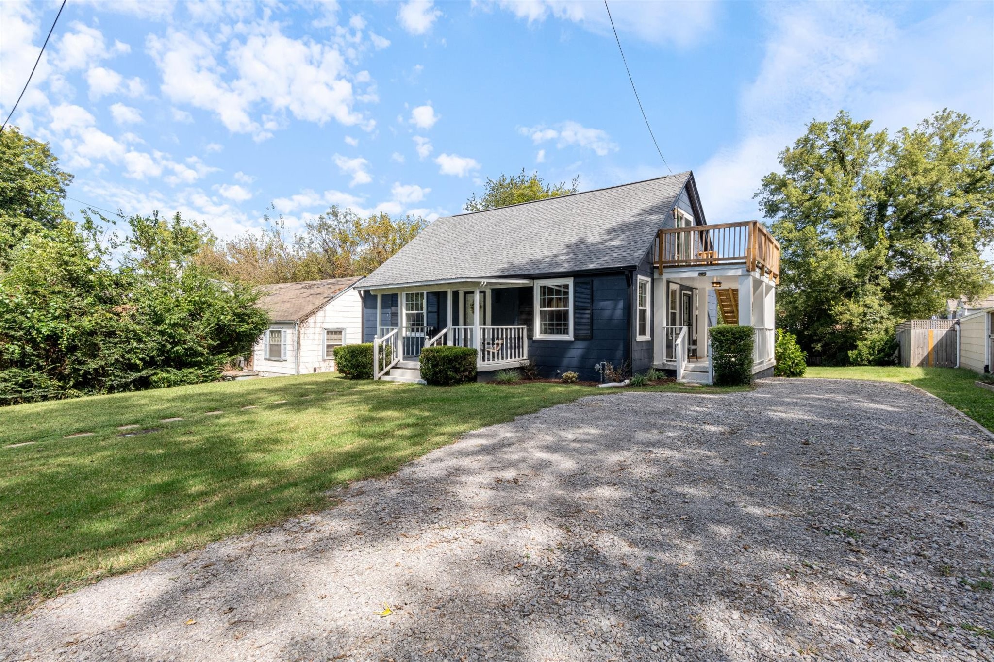 1113B Sunnymeade Dr