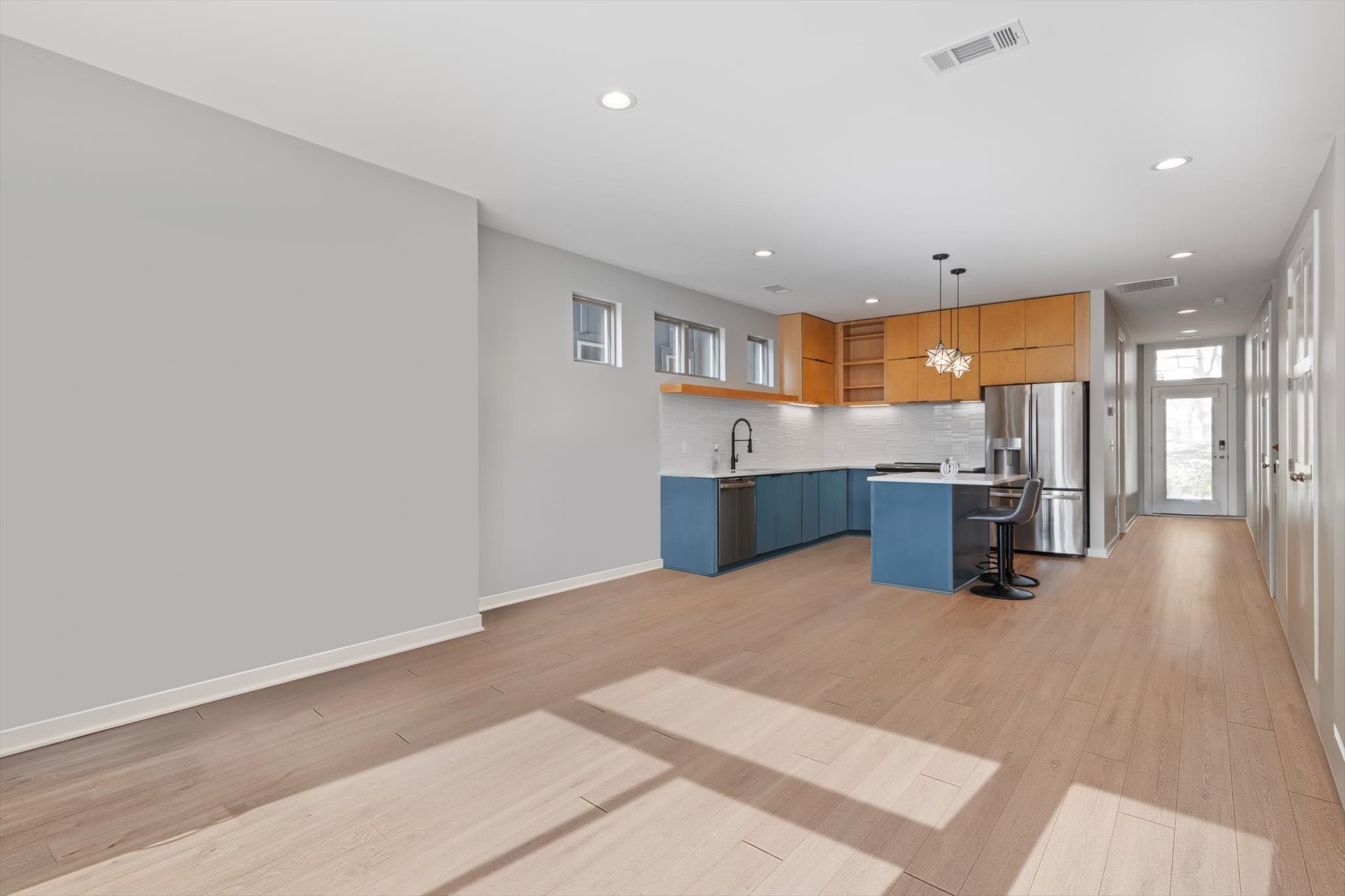 3040 Edwin Cir