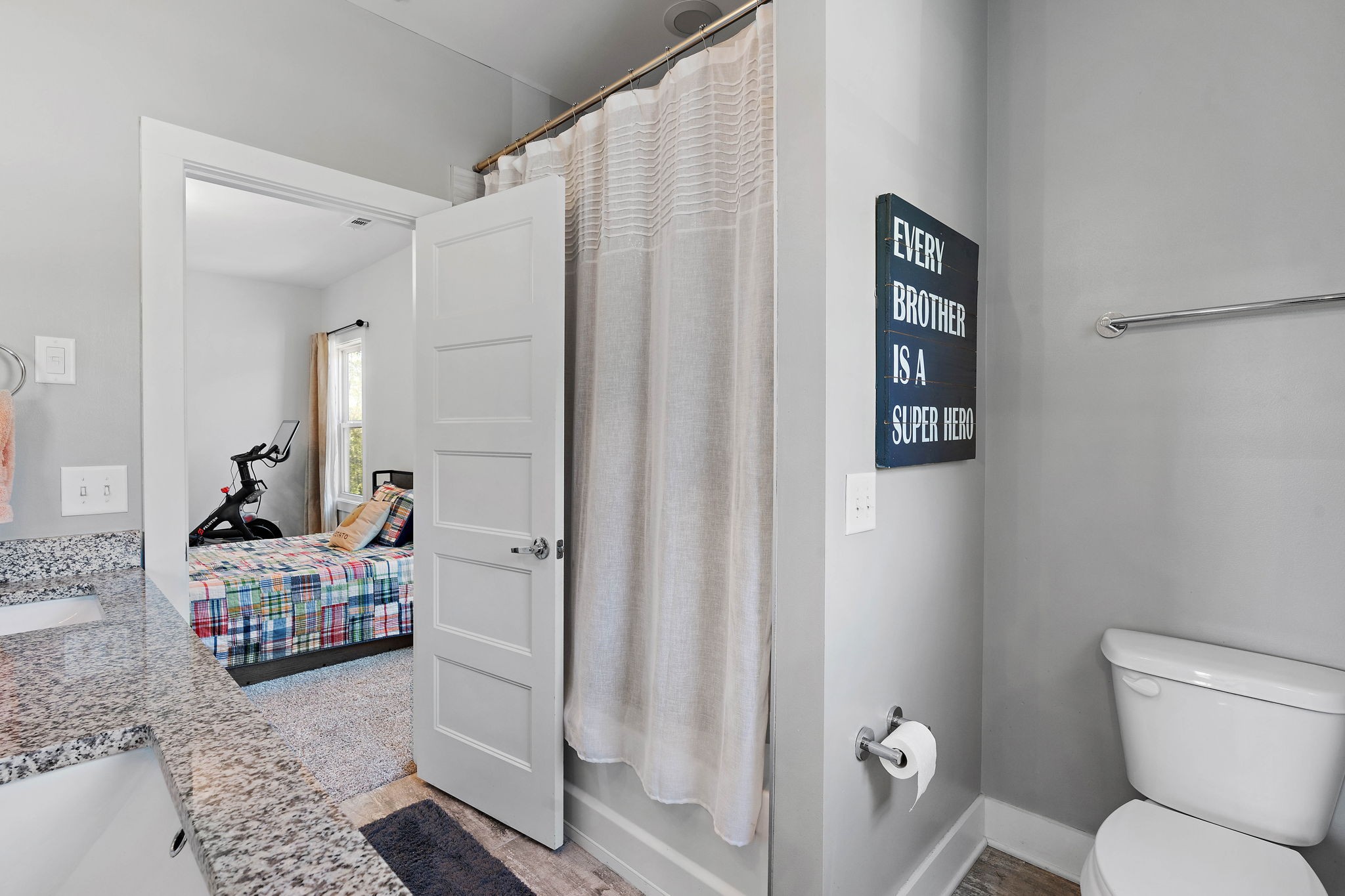 1005B Shadow Ln