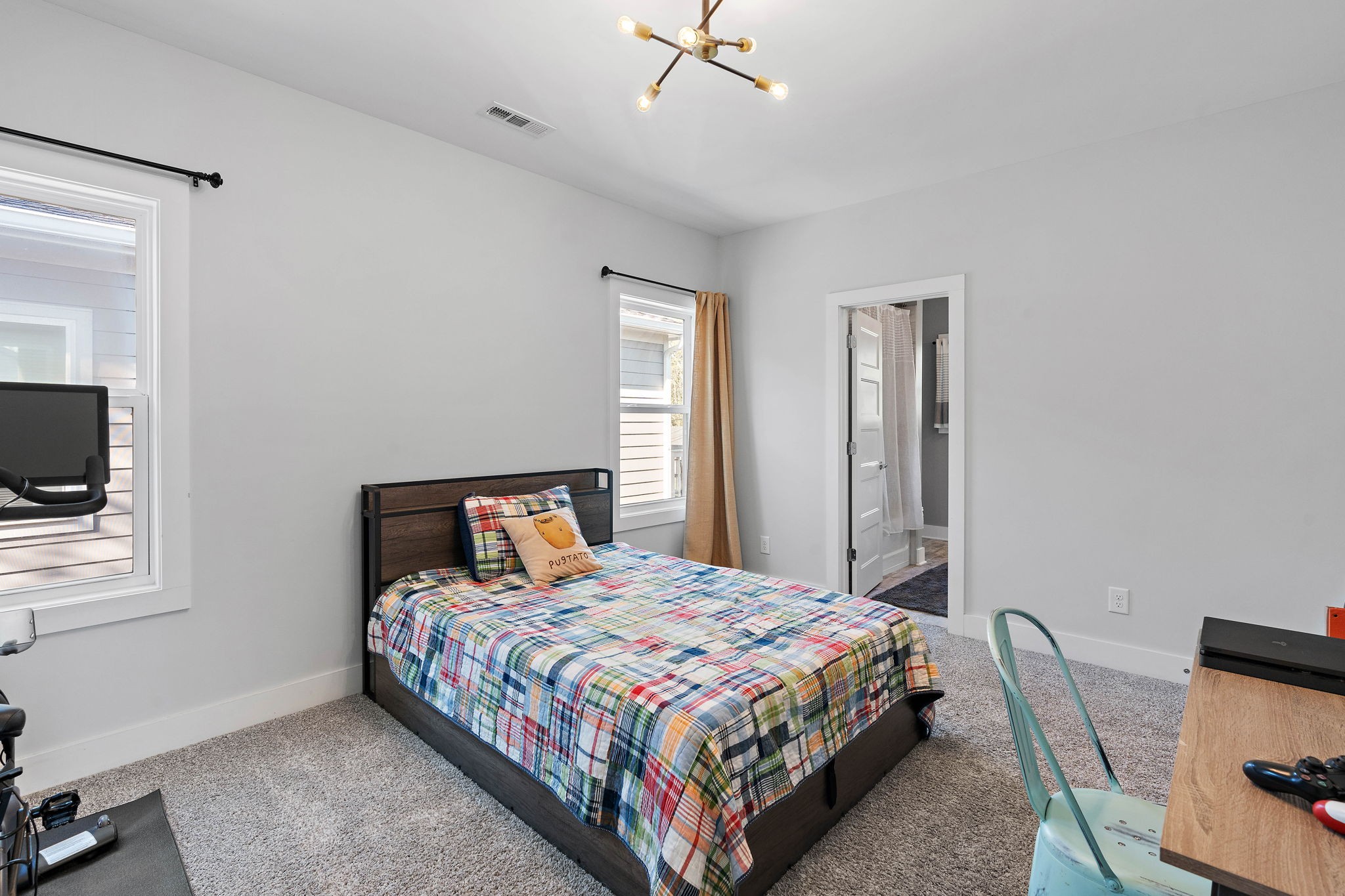 1005B Shadow Ln