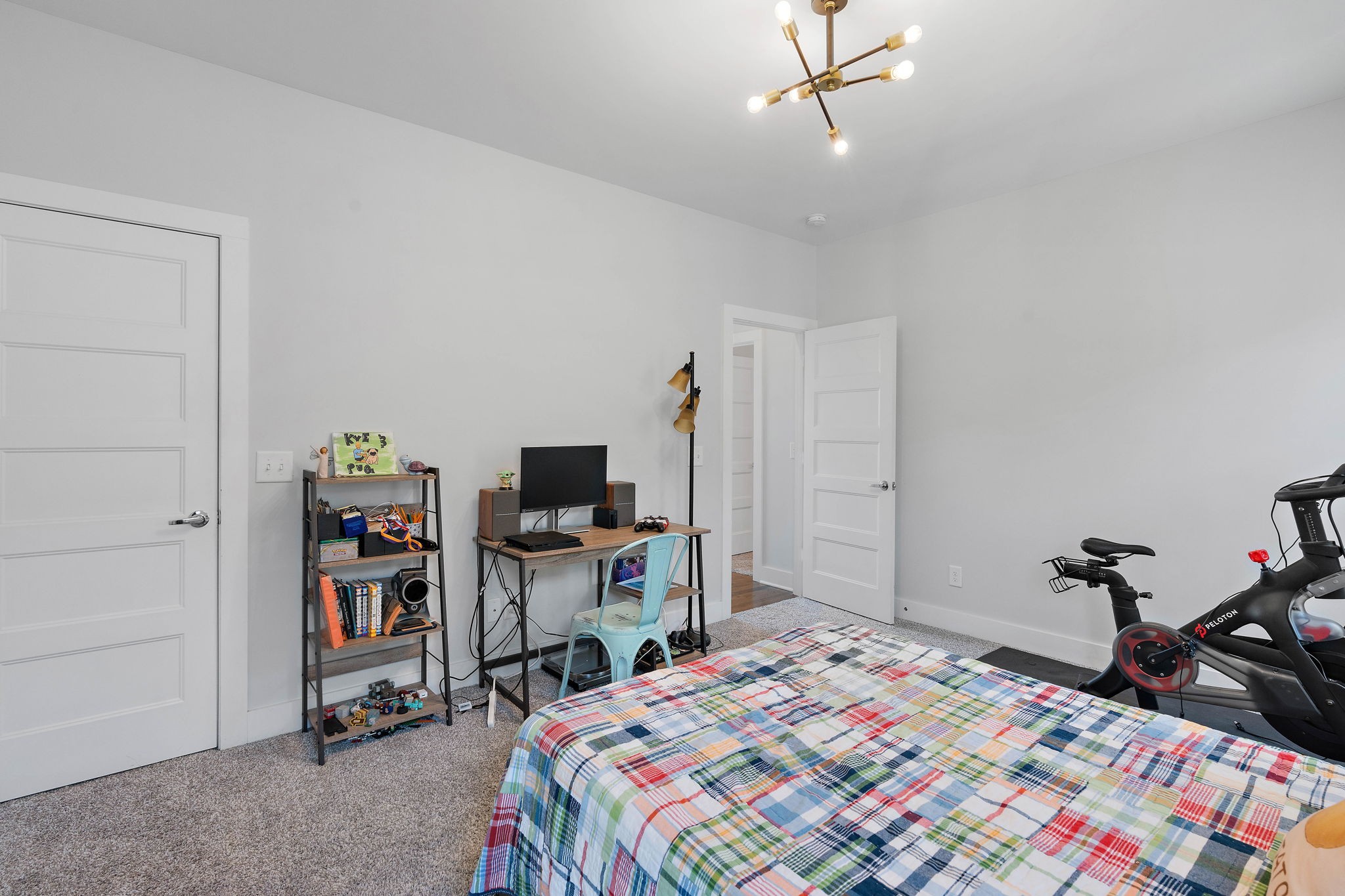 1005B Shadow Ln