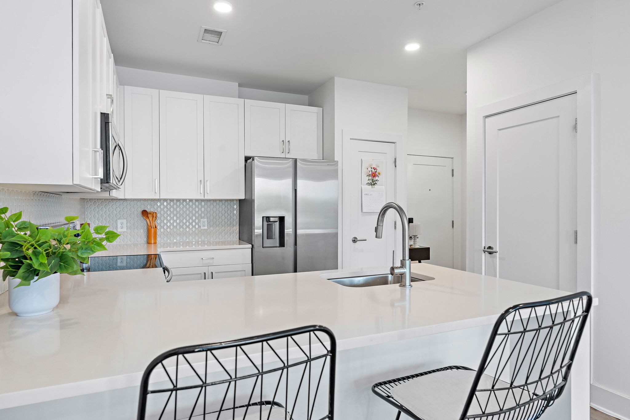 1041 E Trinity Ln Unit: 312