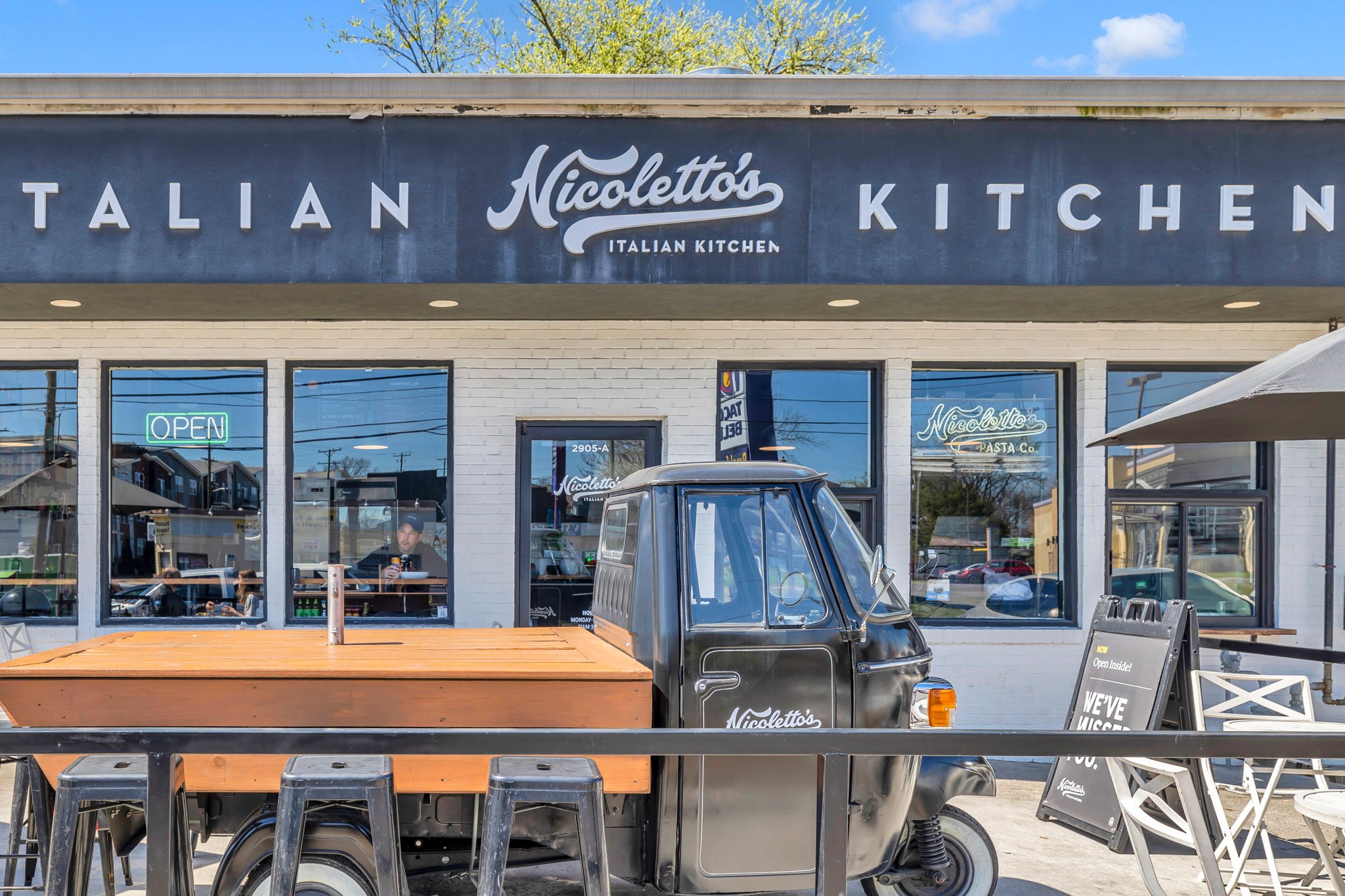 1041 E Trinity Ln Unit: 312