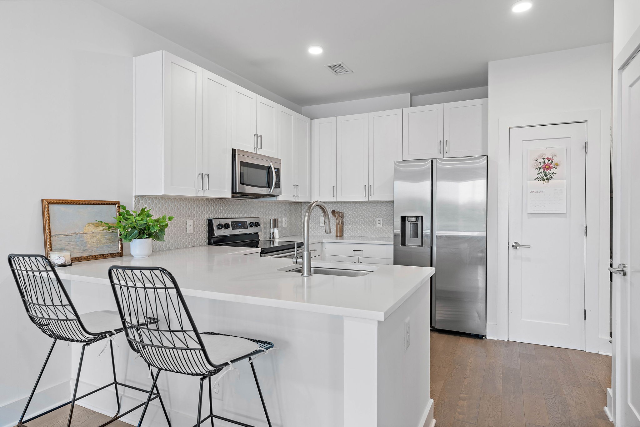 1041 E Trinity Ln Unit: 312