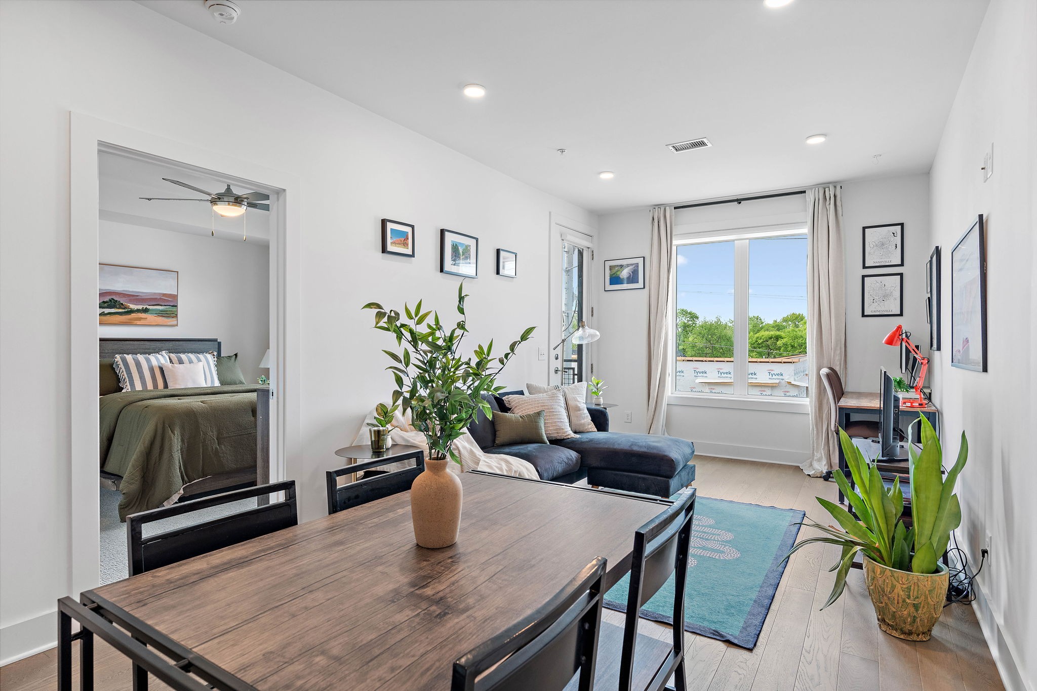 1041 E Trinity Ln Unit: 312