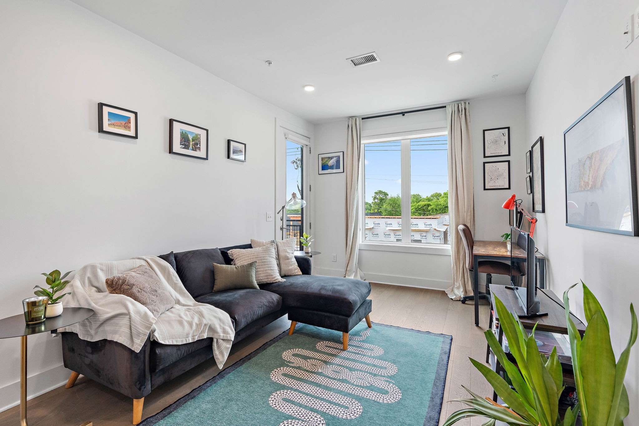 1041 E Trinity Ln Unit: 312