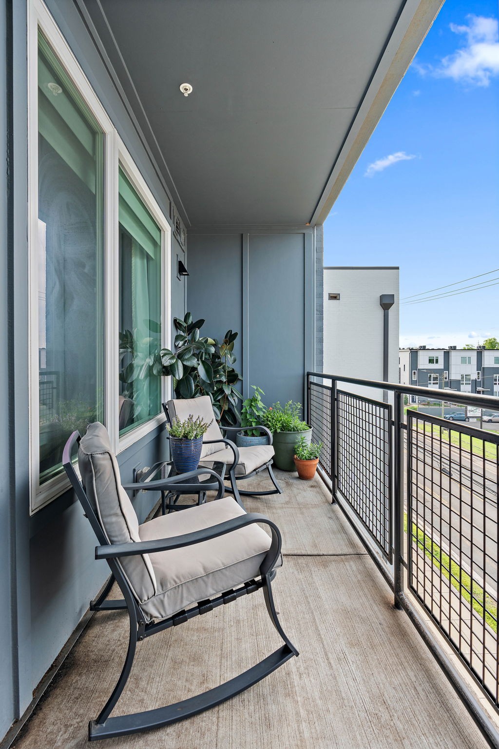 1041 E Trinity Ln Unit: 312