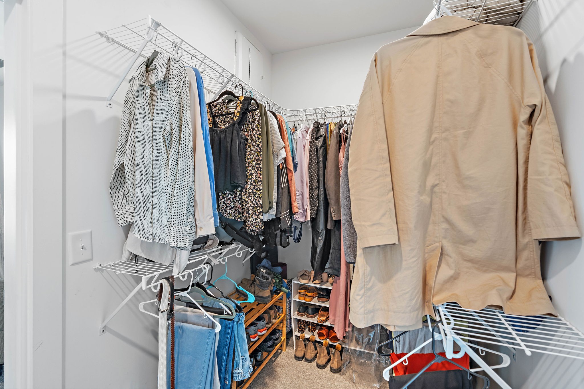 1041 E Trinity Ln Unit: 312