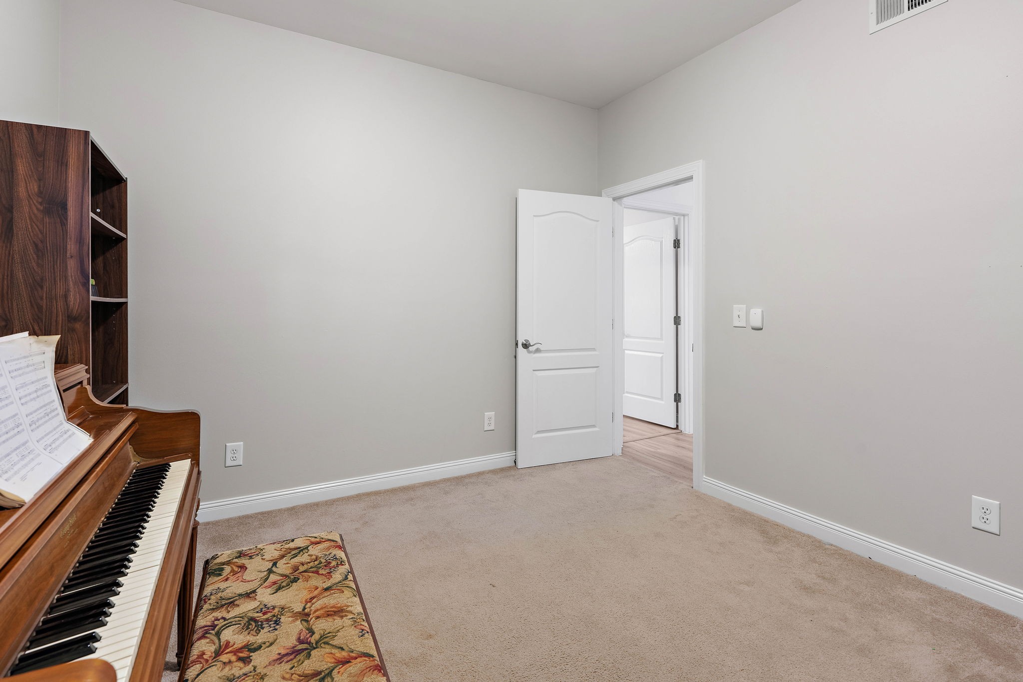 313 Red Feather Ln