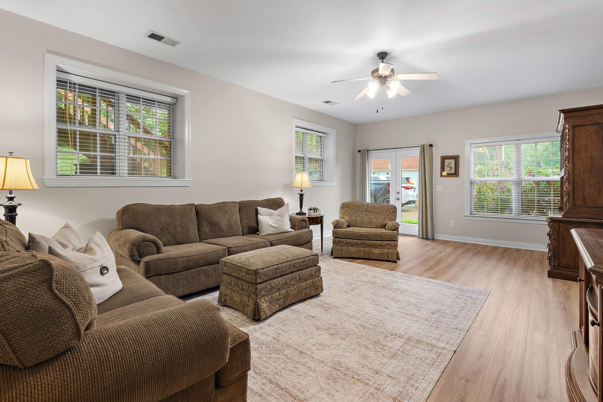 313 Red Feather Ln