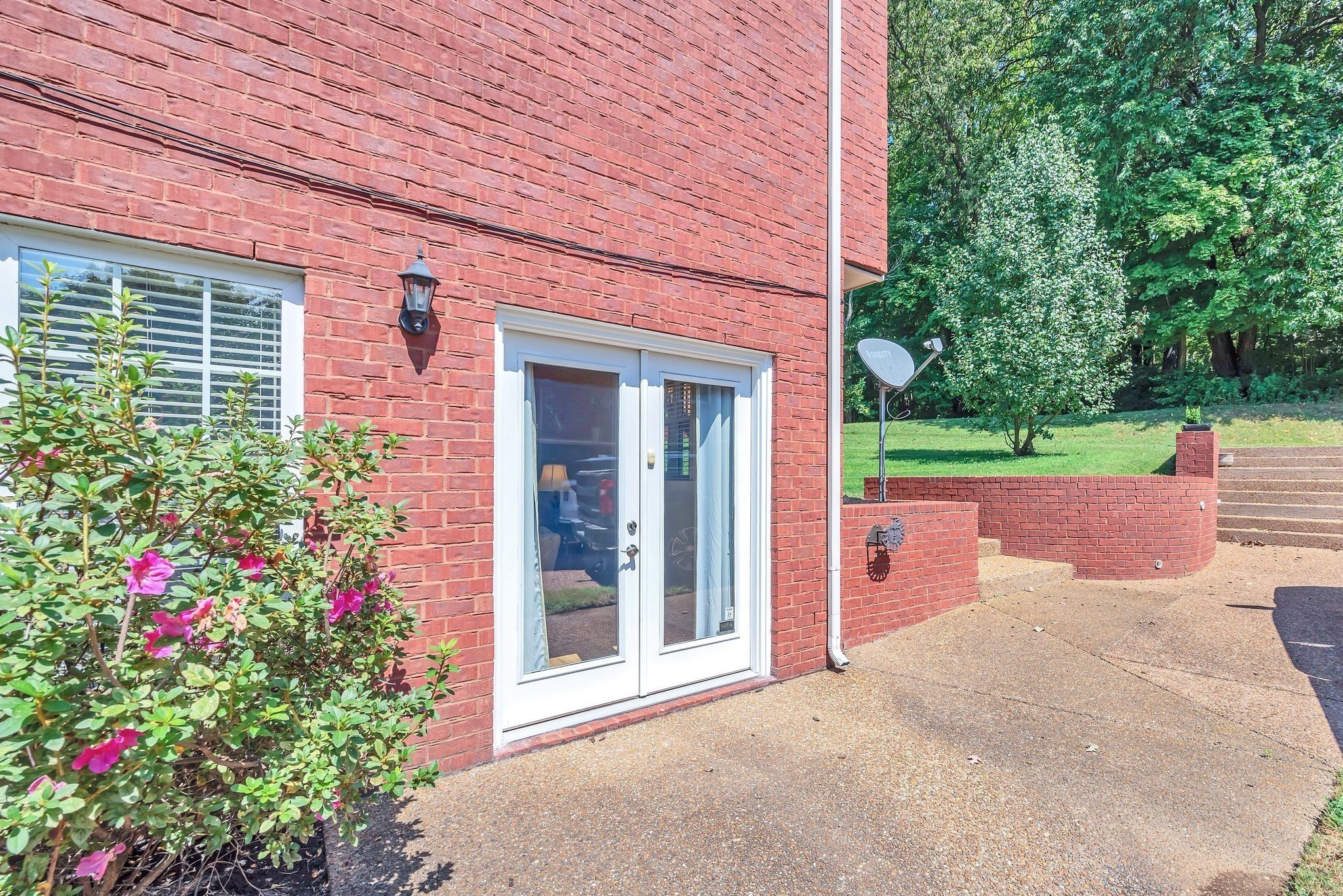 313 Red Feather Ln