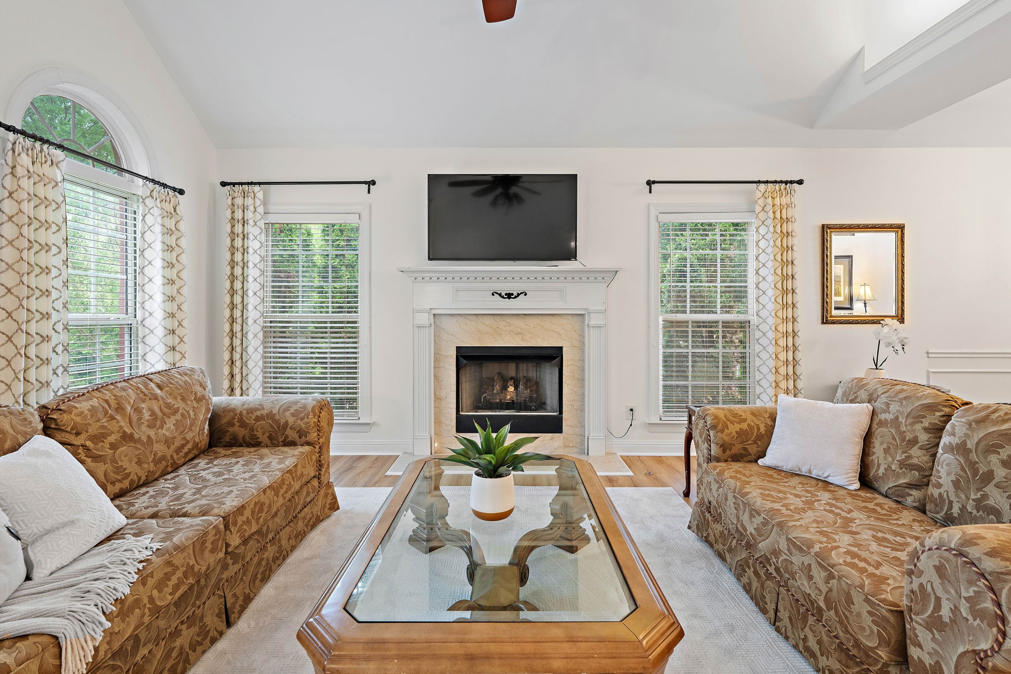 313 Red Feather Ln
