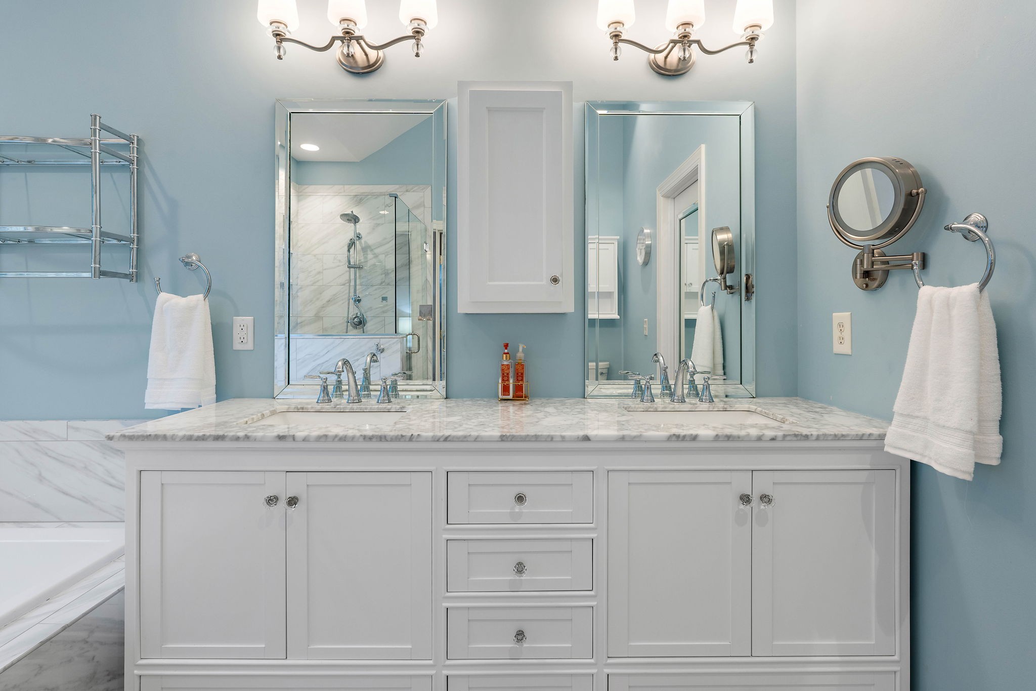313 Red Feather Ln