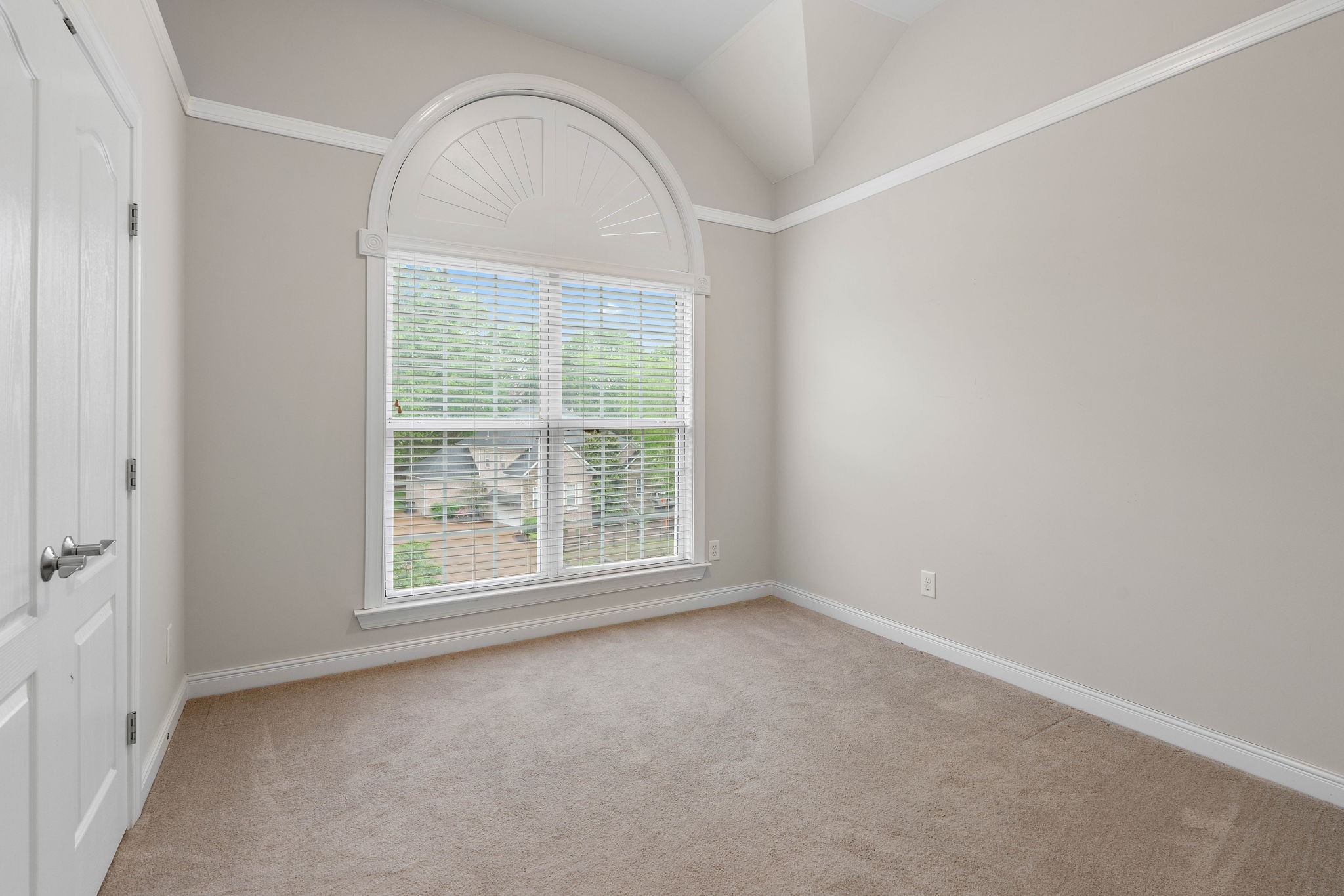 313 Red Feather Ln