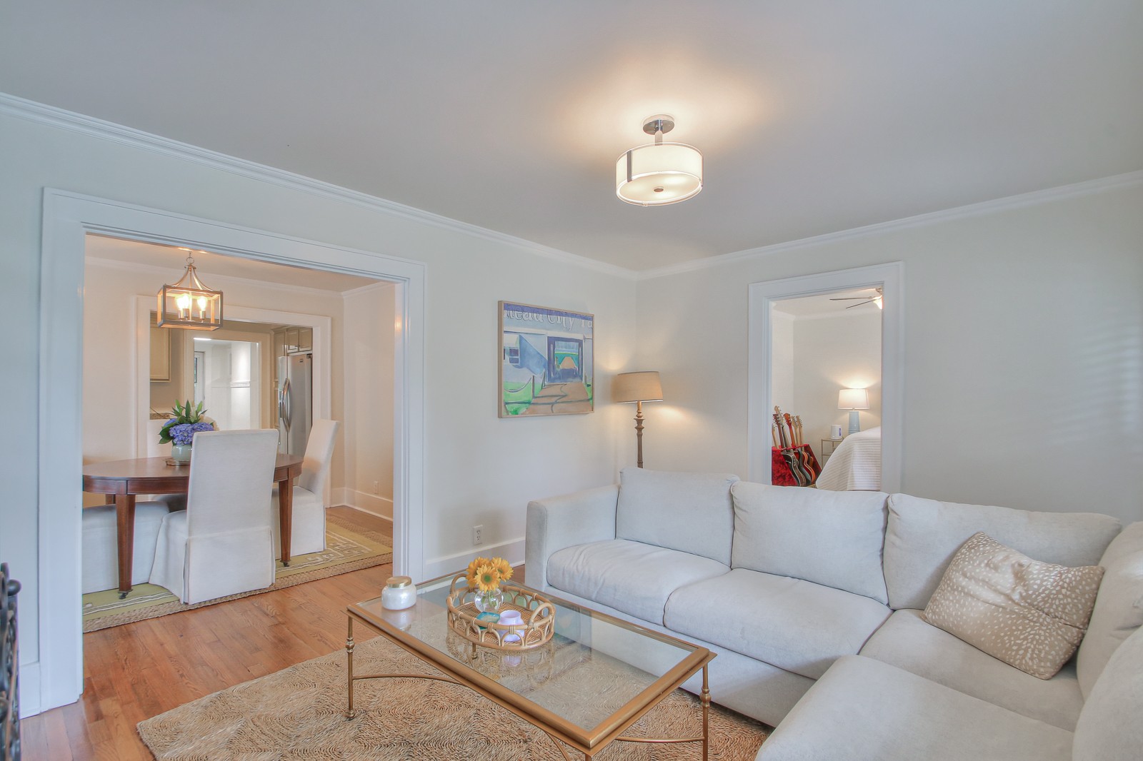 1121 Stratford Ave