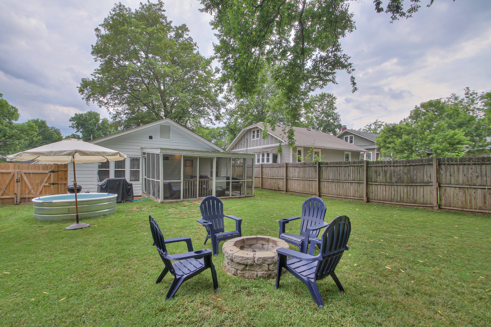 1121 Stratford Ave