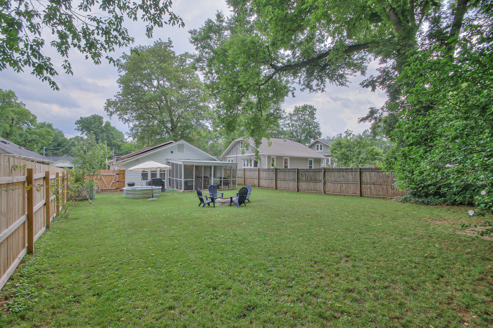 1121 Stratford Ave