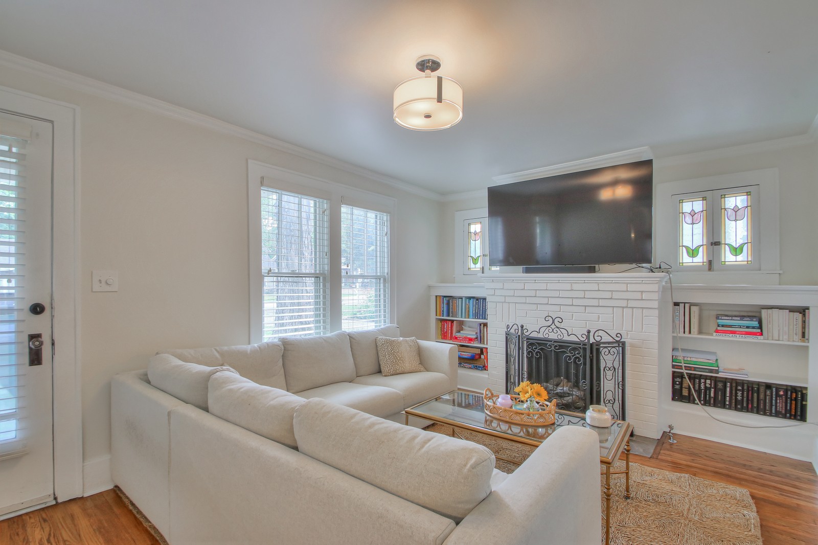 1121 Stratford Ave