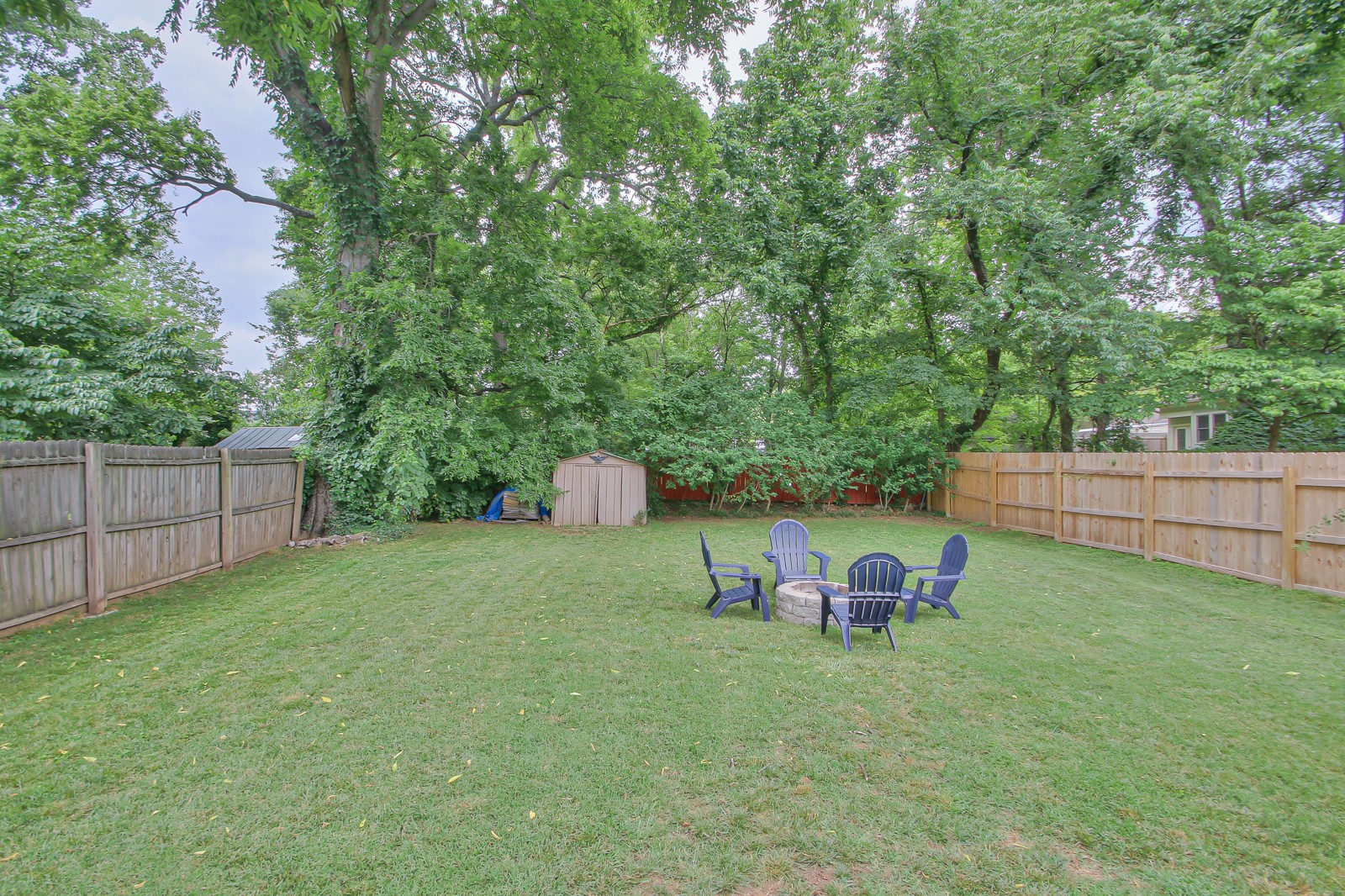1121 Stratford Ave