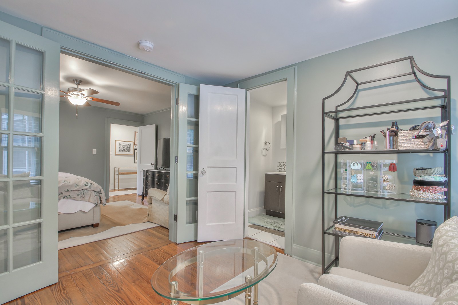 1121 Stratford Ave