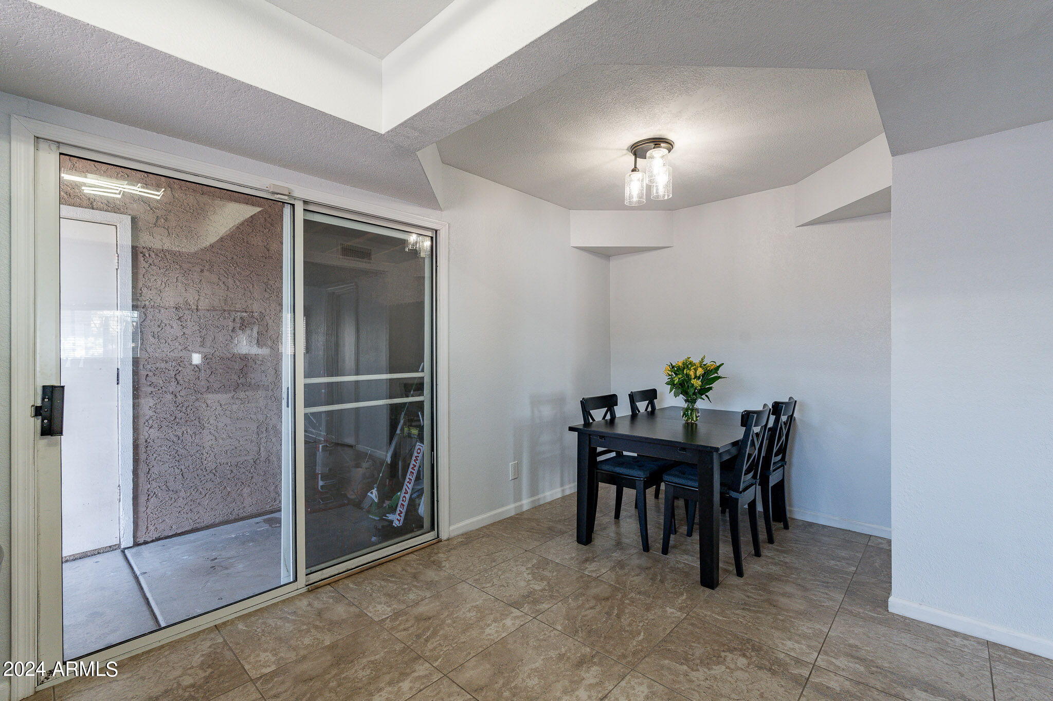 2837 E TRACY Lane # 1