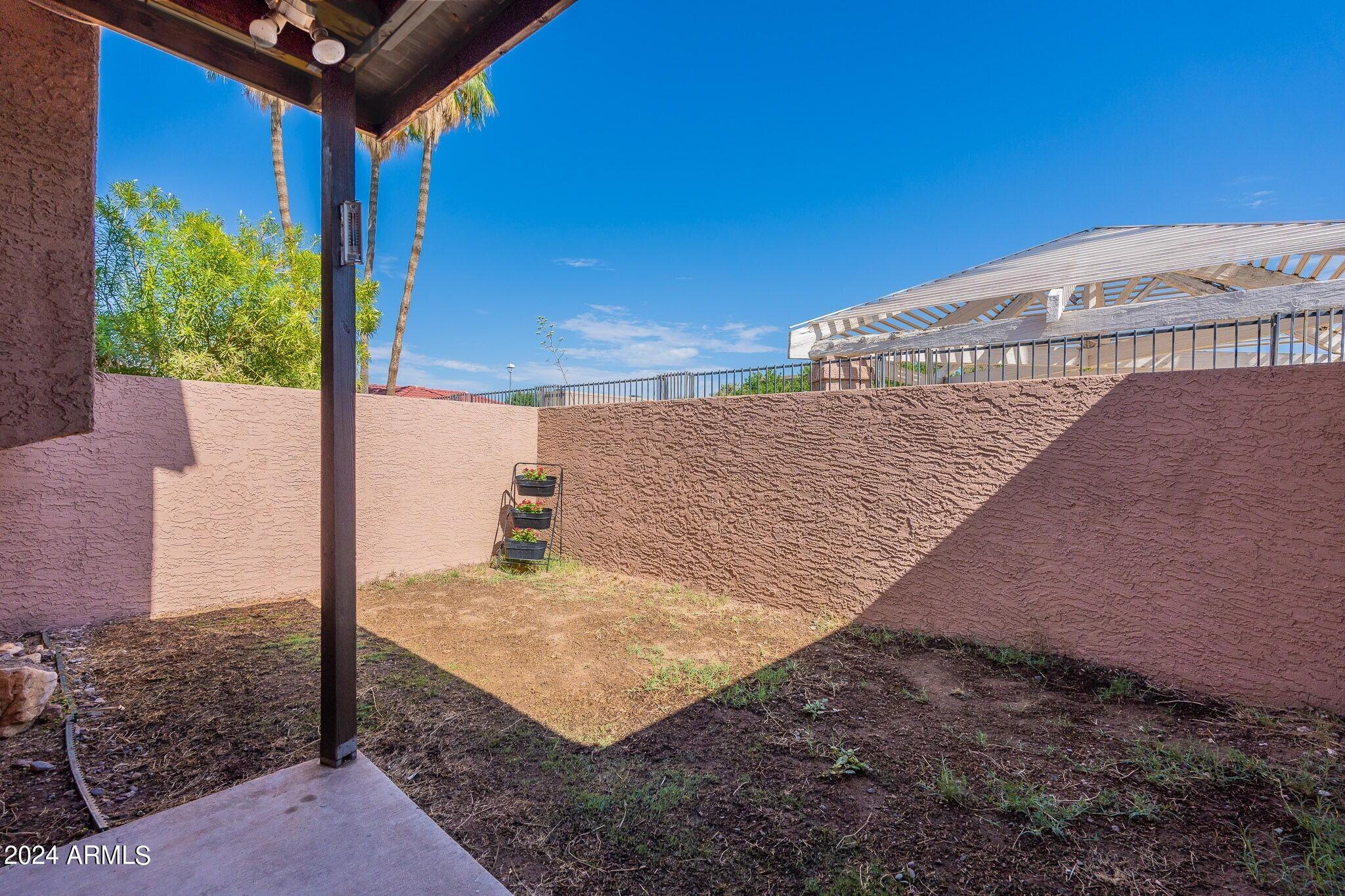 2837 E TRACY Lane # 1