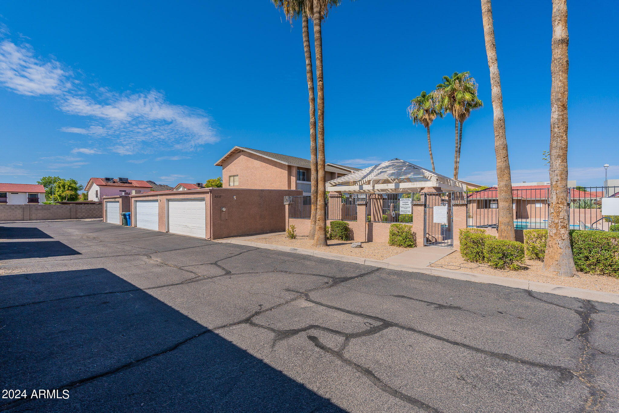 2837 E TRACY Lane # 1