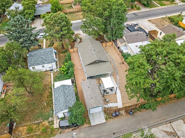 735 Perry Street