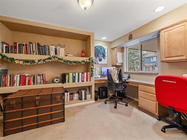 6523 Shannon Trail