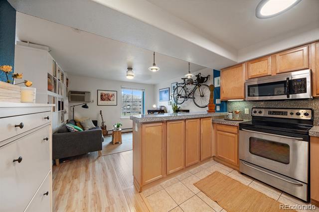 1833 N Williams Street Unit: 404