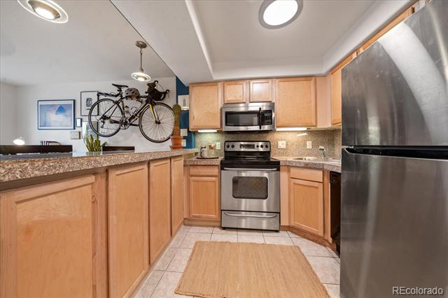 1833 N Williams Street Unit: 404