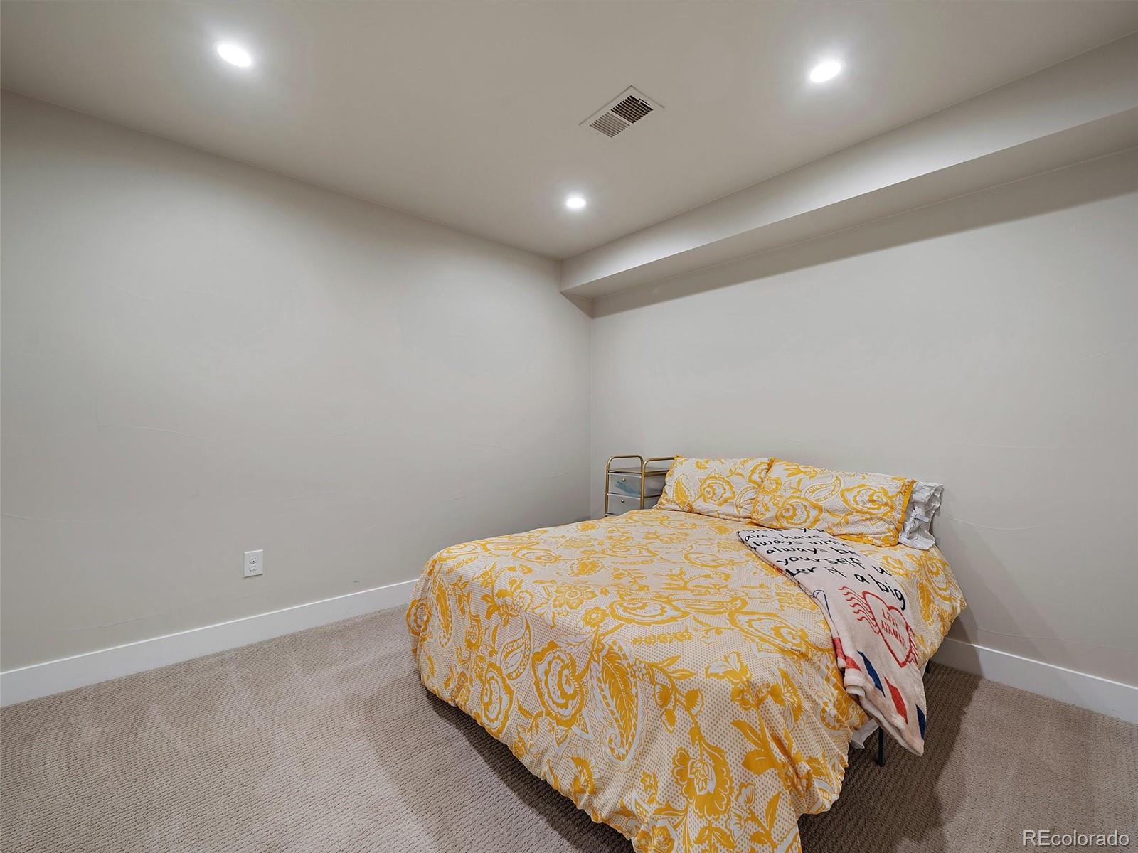 3875 E 4th Avenue Unit: 2