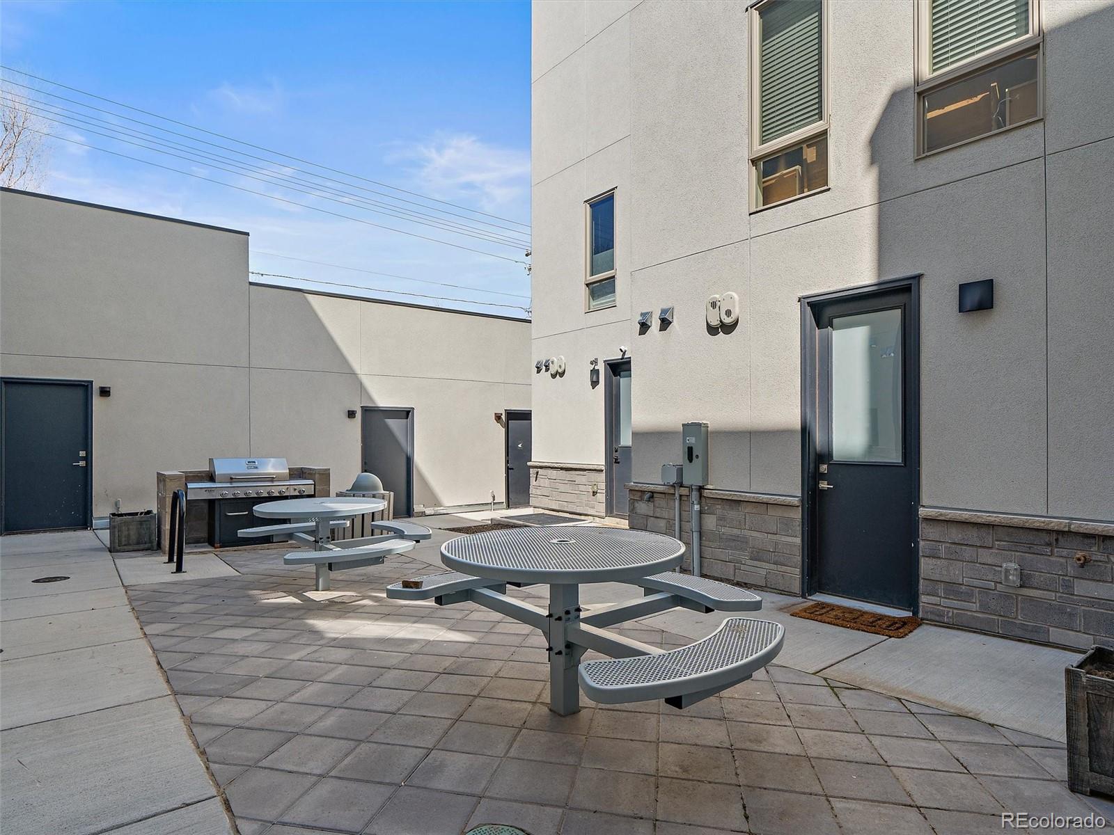 3875 E 4th Avenue Unit: 2