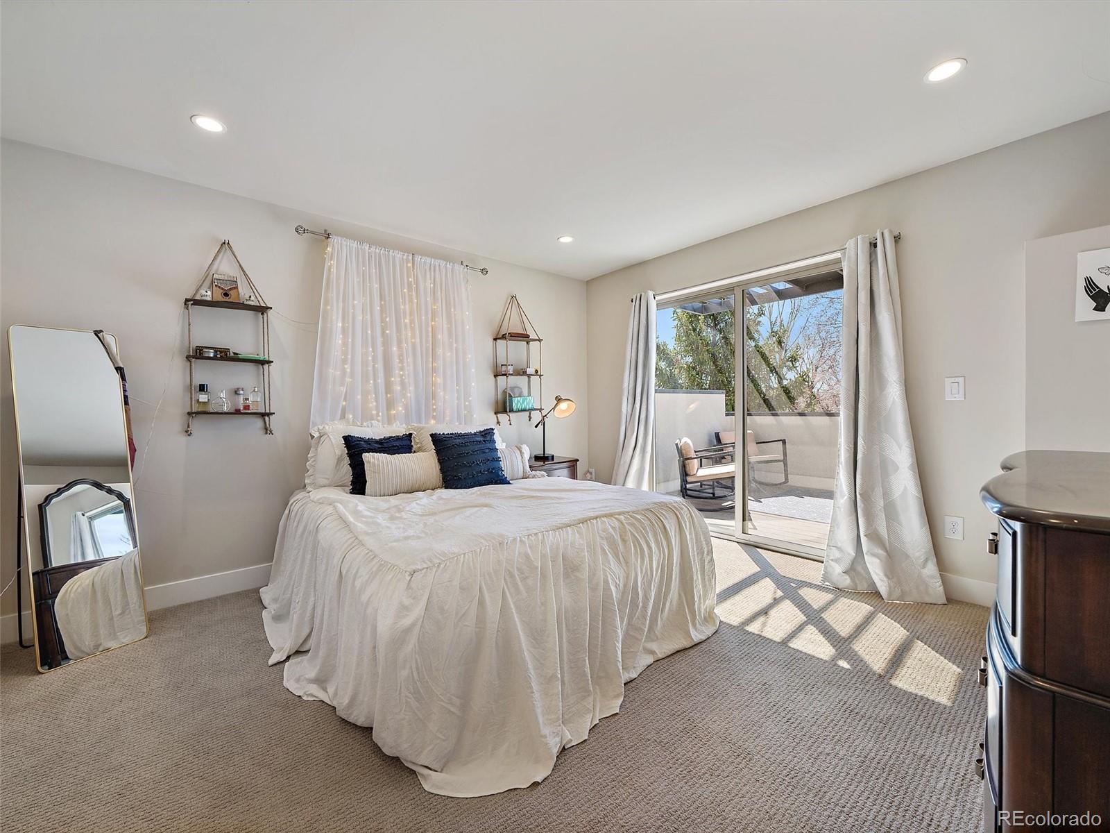 3875 E 4th Avenue Unit: 2