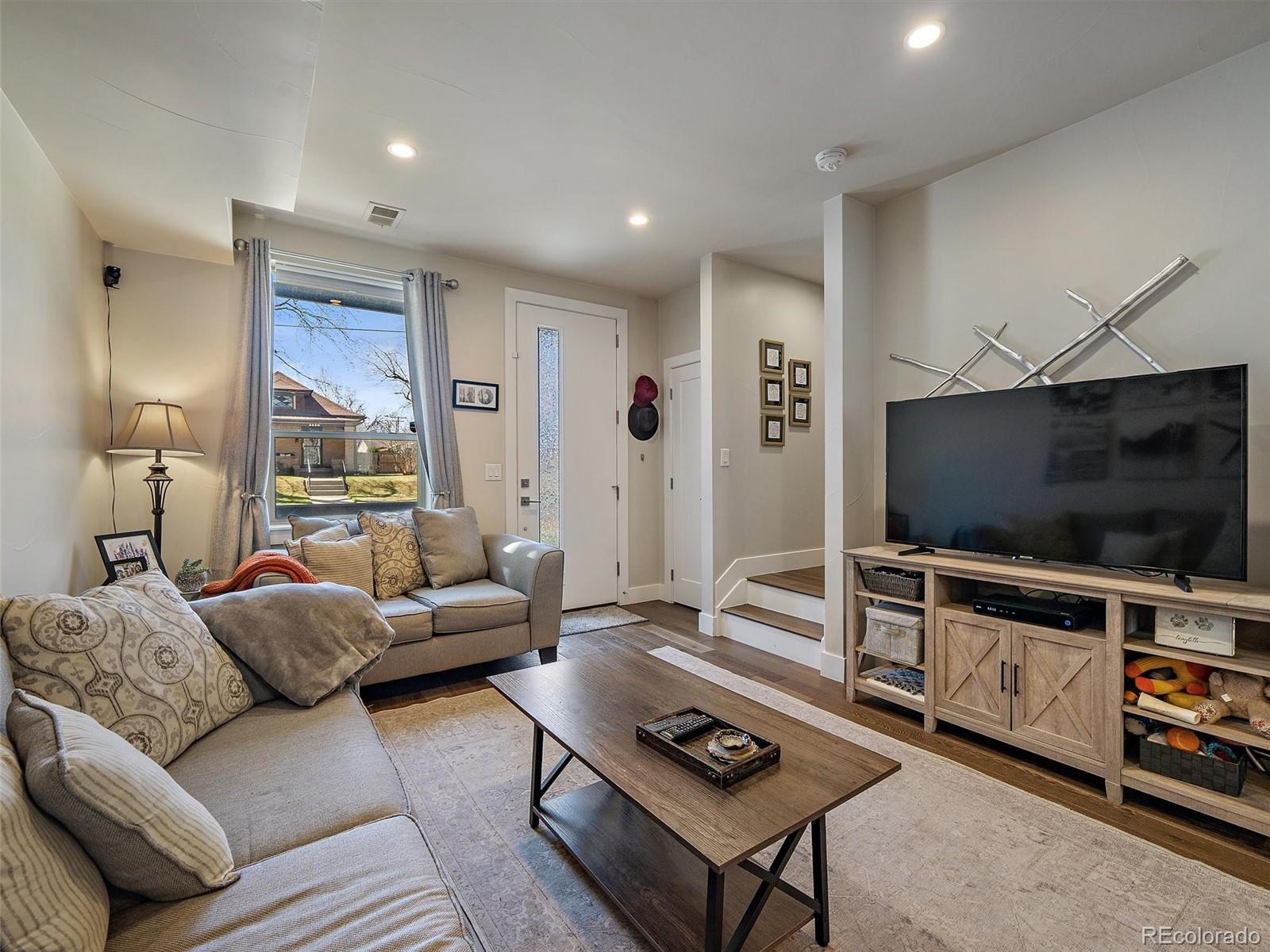 3875 E 4th Avenue Unit: 2