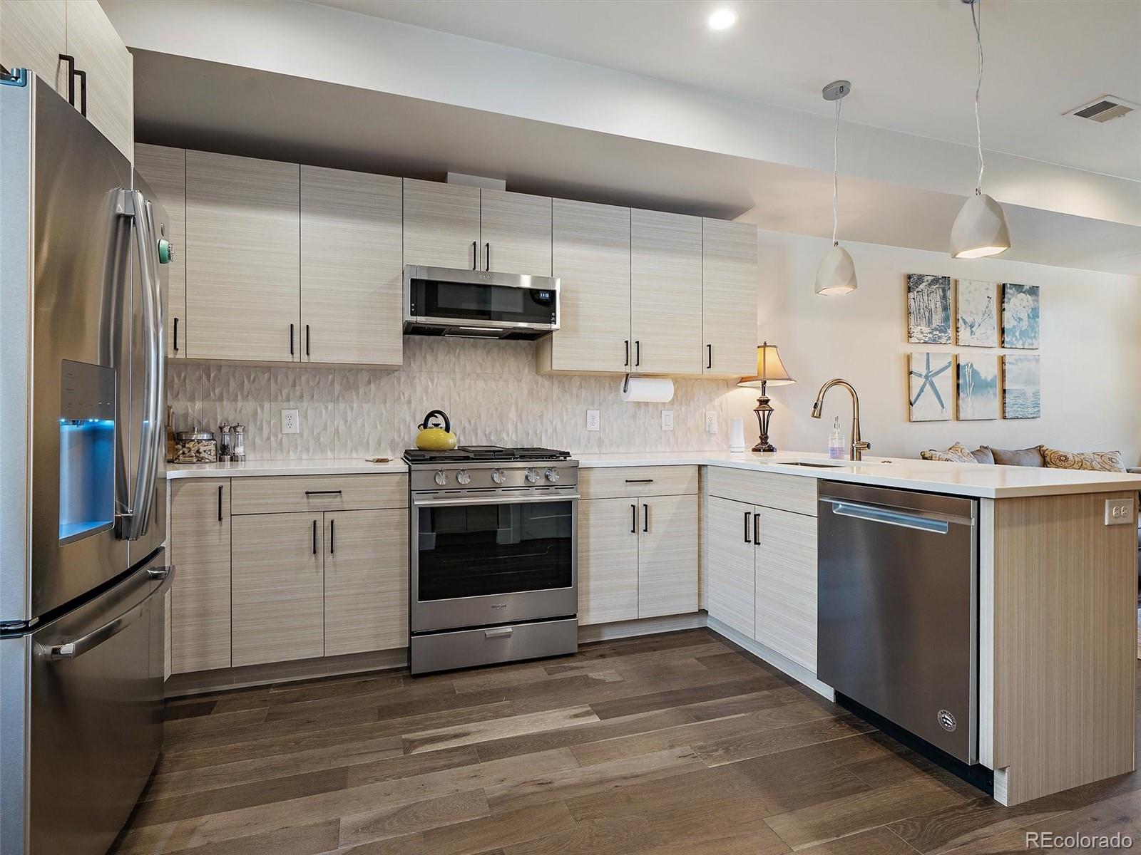 3875 E 4th Avenue Unit: 2
