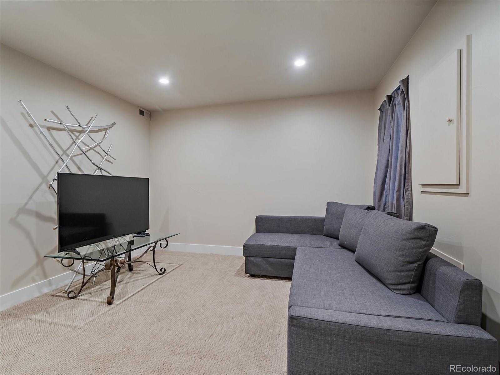 3875 E 4th Avenue Unit: 2