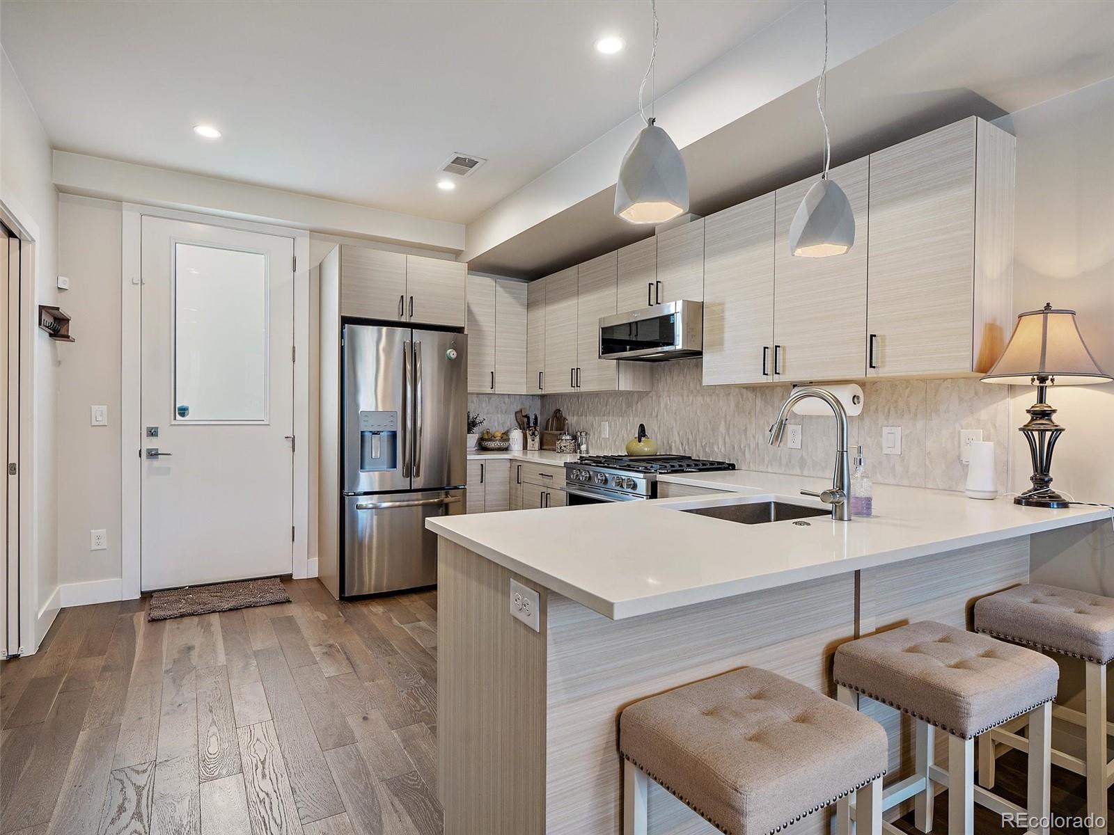 3875 E 4th Avenue Unit: 2