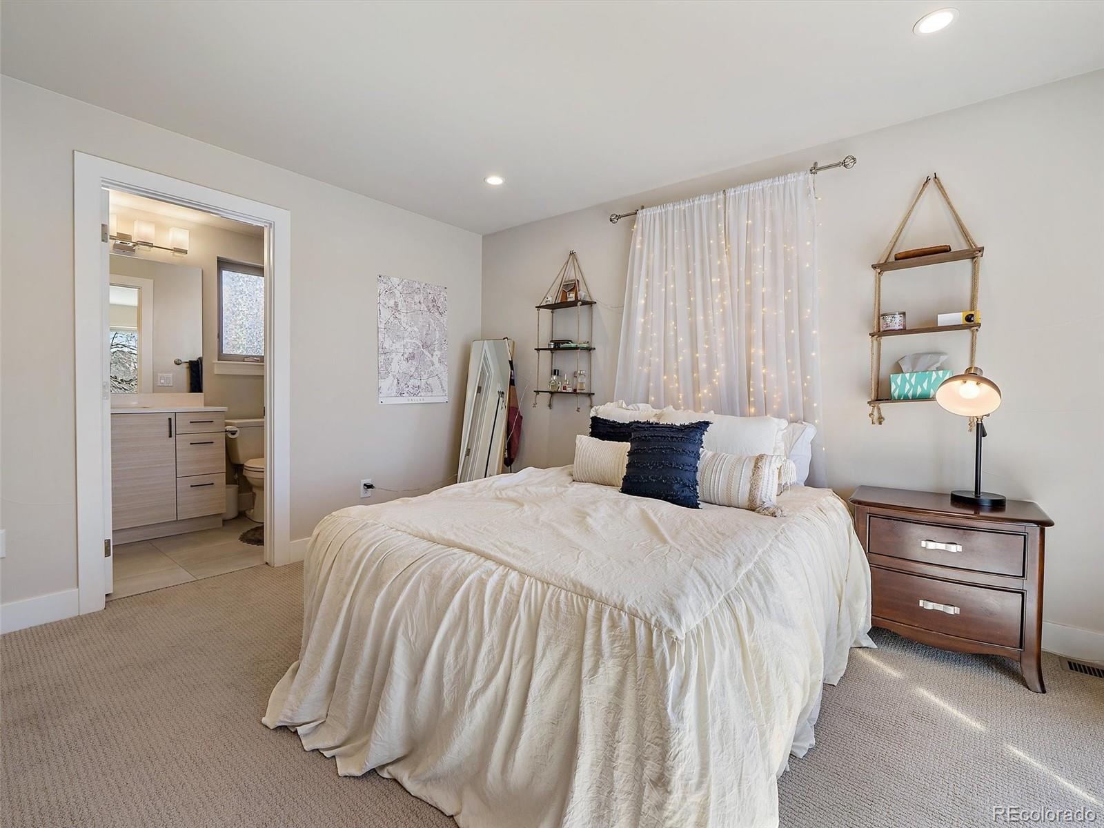 3875 E 4th Avenue Unit: 2
